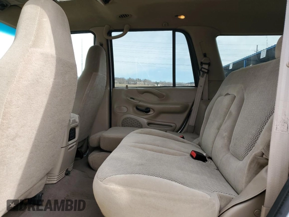 2000 Ford Expedition XLT with VIN 1FMRU1660YLB29813, listed as a Copart auction lot 44729765 with 258,224 mi miles and Salvage Title. Bid and sale history available at DreamBid. Image 11.
