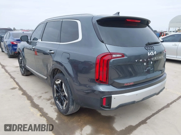 2024 Kia Telluride S with VIN 5XYP64GC1RG526939, listed as a IAAI auction lot 41619752 with 6,042 mi miles and . Bid and sale history available at carsss.com. Image 3.