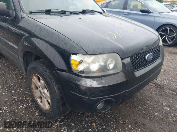2005 Ford Escape XLT с VIN 1FMYU93185KE46923, выставлен на аукционе IAAI как лот 40062345 с пробегом Не указан миль и . История ставок и продаж доступна на DreamBid. Изображение 6.