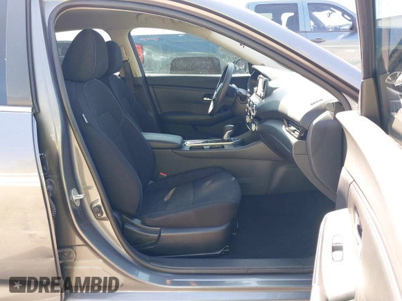 2020 Nissan Sentra S with VIN 3N1AB8BV2LY215995, listed as a IAAI auction lot 41875875 with 45,164 mi miles. Bid and sale history available at carsss.com. Image 5.