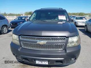 2011 Chevrolet Suburban LT with VIN 1GNSCJE03BR255374, listed as a IAAI auction lot 41826513 with 279,698 mi miles. Bid and sale history available at carsss.com. Image 6.