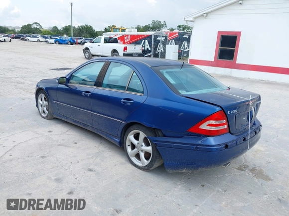 2005 Mercedes-Benz C 230 Kompressor с VIN WDBRF40J95F612156, выставлен на аукционе IAAI как лот 41722349 с пробегом 136 109 миль миль и . История ставок и продаж доступна на DreamBid. Изображение 3.