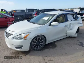 2014 Nissan Altima SV with VIN 1N4AL3AP0EC278546, listed as a IAAI auction lot 41762901 with 121,756 mi miles and . Bid and sale history available at DreamBid. Image 17.