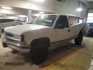 1998 Chevrolet Silverado 1500 with VIN 1GCEK14R7WZ176742, listed as a Copart auction lot 88497035 with 224,223 mi miles and Salvage Title. Bid and sale history available at DreamBid. Image 1.
