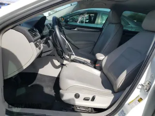 2018 Volkswagen Passat SE с VIN 1VWBA7A3XJC049288, выставлен на аукционе Copart как лот 53351575 с пробегом 94 808 миль миль и Списание • Salvage title. История ставок и продаж доступна на DreamBid. Изображение 7.