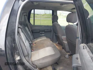 2005 Ford Explorer Sport Trac XLS z VIN 1FMZU67K15UA13387, wystawiony jako IAAI lot #42158317 z przebiegiem 170 703 mil mil oraz . Historia ofert i sprzedaży dostępna na DreamBid. Obrazek 8.