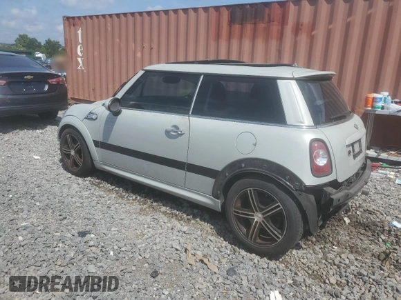 2011 MINI Hardtop z VIN WMWSU3C55BT095286, wystawiony jako Copart lot #62580075 z przebiegiem 99 253 mil mil oraz Czysty tytuł • Clean title. Historia ofert i sprzedaży dostępna na DreamBid. Obrazek 2.