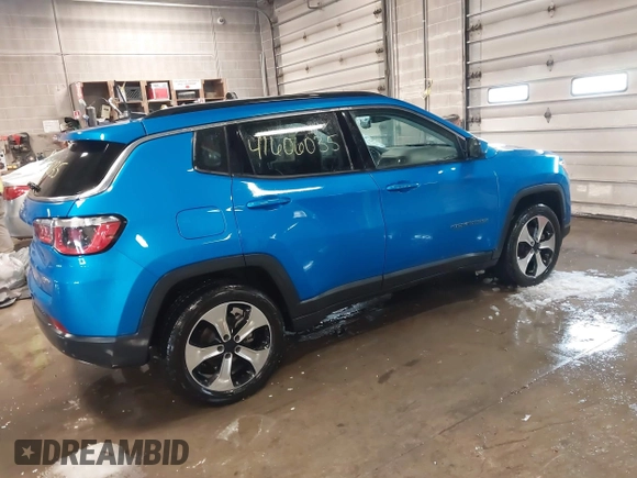 2020 Jeep Compass Latitude with VIN 3C4NJDBBXLT104849, listed as a IAAI auction lot 41606035 with 116,706 mi miles. Bid and sale history available at carsss.com. Image 4.