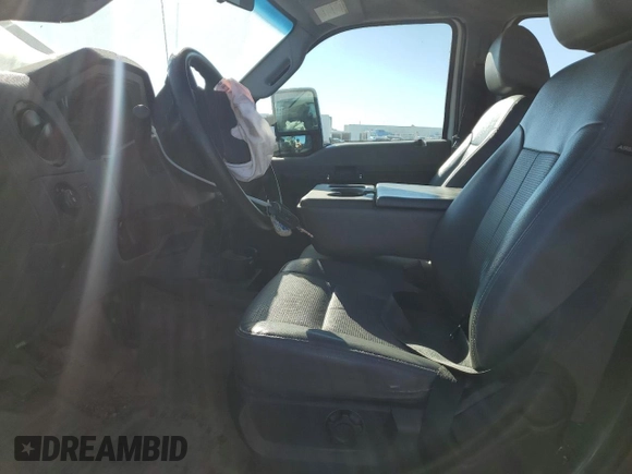 2015 Ford F-550 XL z VIN 1FD0W5HT3FED32564, wystawiony jako Copart lot #71120094 z przebiegiem Nie podano mil oraz Szkody całkowita. Historia ofert i sprzedaży dostępna na DreamBid. Obrazek 7.