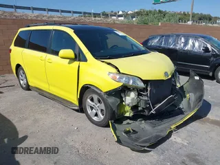 2017 Toyota Sienna LE Auto Access Seat с VIN 5TDKZ3DCXHS862073, выставлен на аукционе IAAI как лот 42328653 с пробегом 183 126 миль миль и . История ставок и продаж доступна на DreamBid. Изображение 1.