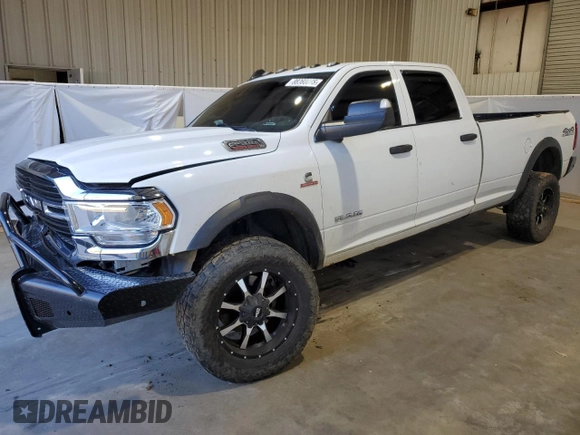 2020 Ram 2500 Tradesman z VIN 3C6UR5HL0LG240160, wystawiony jako Copart lot #88360065 z przebiegiem 76 227 mil mil oraz Szkoda całkowita • Salvage title. Historia ofert i sprzedaży dostępna na DreamBid. Obrazek 1.