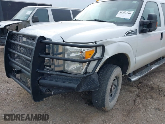 2014 Ford Super Duty F-250 SRW XL with VIN 1FT7W2B65EEB85926, listed as a IAAI auction lot 41251946 with 275,096 mi miles. Bid and sale history available at carsss.com. Image 6.