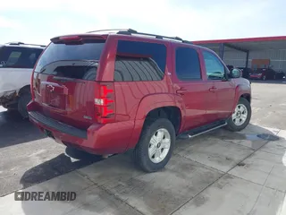 2010 Chevrolet Tahoe LT z VIN 1GNUKBE08AR112792, wystawiony jako IAAI lot #41790474 z przebiegiem 231 742 mil mil oraz . Historia ofert i sprzedaży dostępna na DreamBid. Obrazek 4.