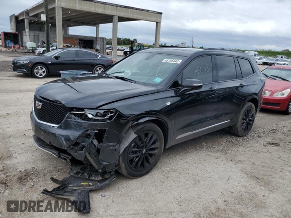 2021 Cadillac XT6 Sport z VIN 1GYKPGRSXMZ174395, wystawiony jako Copart lot #48786443 z przebiegiem 41 846 mil mil oraz . Historia ofert i sprzedaży dostępna na DreamBid. Obrazek 1.