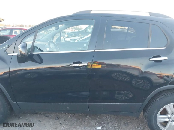 2019 Chevrolet Trax LT with VIN KL7CJPSB2KB897313, listed as a IAAI auction lot 41386111 with 83,355 mi miles. Bid and sale history available at carsss.com. Image 15.
