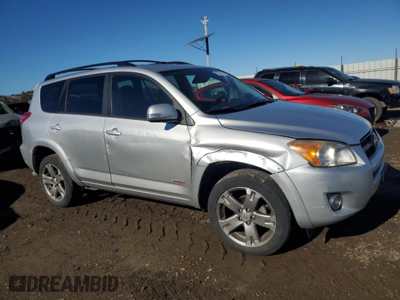 2011 Toyota RAV4 Sport z VIN JTMRF4DV5B5037697, wystawiony jako Copart lot #82259164 z przebiegiem 99 215 mil mil oraz Szkoda całkowita • Salvage title. Historia ofert i sprzedaży dostępna na DreamBid. Obrazek 4.