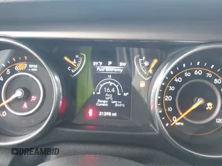 2018 Jeep Wrangler Unlimited Sport S с VIN 1C4HJXDN1JW145240, выставлен на аукционе IAAI как лот 42225470 с пробегом 31 398 миль миль и . История ставок и продаж доступна на DreamBid. Изображение 7.