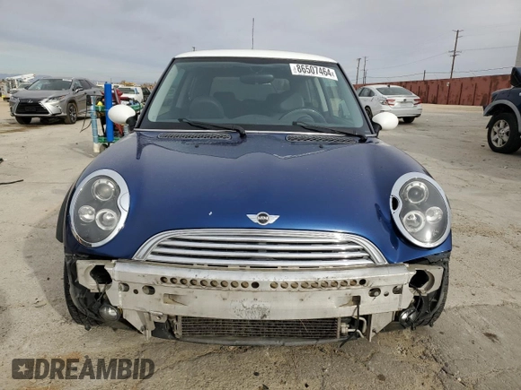 2002 MINI Hardtop with VIN WMWRC33472TC38332, listed as a Copart auction lot 86507464 with 175,252 mi miles and Salvage Title. Bid and sale history available at DreamBid. Image 5.