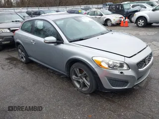 2013 Volvo C30 T5 with VIN YV1672MK7D2305755, listed as a IAAI auction lot 40835932 with 93,975 mi miles and . Bid and sale history available at DreamBid. Image 1.