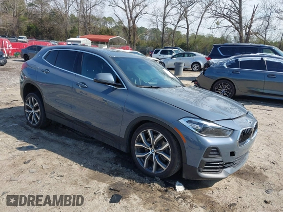 2022 BMW X2 sDrive28i with VIN WBXYH9C06N5T66960, listed as a IAAI auction lot 41800229 with 80,361 mi miles. Bid and sale history available at carsss.com. Image 1.