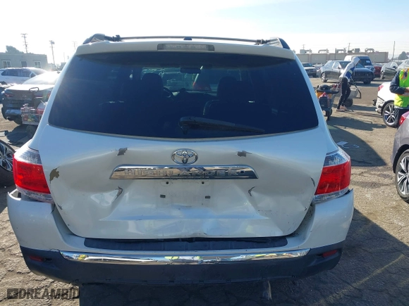 2013 Toyota Highlander with VIN 5TDZK3EH4DS110912, listed as a IAAI auction lot 41369190 with 183,753 mi miles. Bid and sale history available at carsss.com. Image 16.