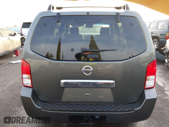 2005 Nissan Pathfinder SE with VIN 5N1AR18U35C745284, listed as a IAAI auction lot 41473294 with 84,403 mi miles. Bid and sale history available at carsss.com. Image 16.