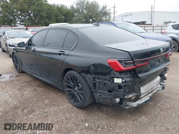 2021 BMW 7 Series 740i z VIN WBA7T2C06MCE57381, wystawiony jako IAAI lot #41620500 z przebiegiem 58 326 mil mil oraz . Historia ofert i sprzedaży dostępna na DreamBid. Obrazek 3.