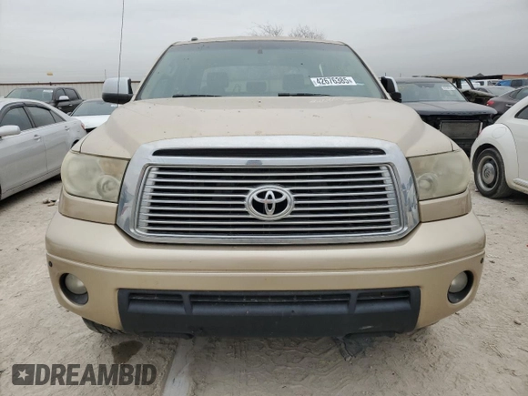 2010 Toyota Tundra Limited z VIN 5TFHW5F14AX095802, wystawiony jako Copart lot #42676385 z przebiegiem Nie podano mil oraz Szkoda całkowita • Salvage title. Historia ofert i sprzedaży dostępna na DreamBid. Obrazek 5.