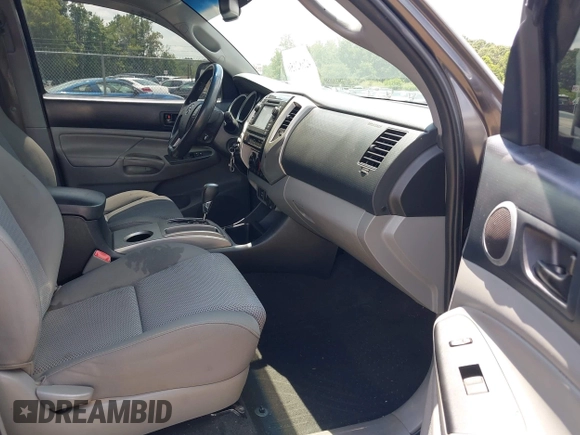 2013 Toyota Tacoma with VIN 3TMLU4EN0DM130912, listed as a IAAI auction lot 42682150 with 166,503 mi miles and . Bid and sale history available at DreamBid. Image 5.