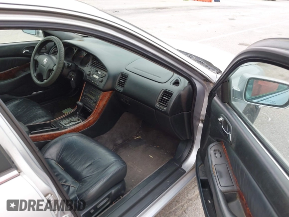 2003 Acura TL with VIN 19UUA56633A005104, listed as a IAAI auction lot 41925680 with 306,082 mi miles. Bid and sale history available at carsss.com. Image 5.
