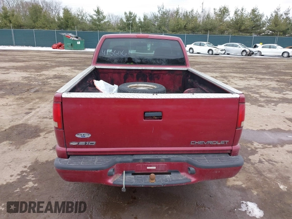 1998 Chevrolet S-10 with VIN 1GCCS144XWK264558, listed as a IAAI auction lot 41560611 with 216,629 mi miles. Bid and sale history available at carsss.com. Image 17.