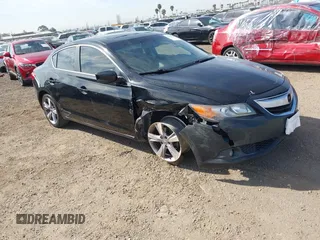 2013 Acura ILX Premium Pkg with VIN 19VDE1F5XDE003179, listed as a IAAI auction lot 41688274 with 186,470 mi miles. Bid and sale history available at carsss.com. Image 1.