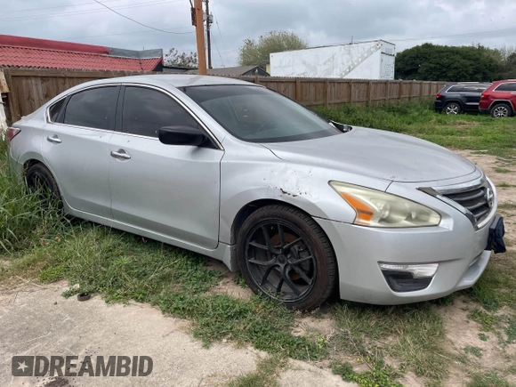 2015 Nissan Altima S with VIN 1N4AL3AP7FN348629, listed as a IAAI auction lot 41723798 with 283,642 mi miles and . Bid and sale history available at DreamBid. Image 1.