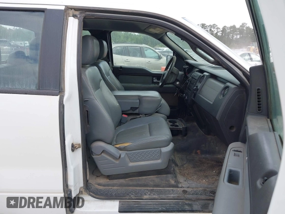 2013 Ford F-150 XL with VIN 1FTFX1EF5DKD65924, listed as a IAAI auction lot 42088693 with 58,714 mi miles and . Bid and sale history available at carsss.com. Image 5.