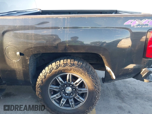 2018 Chevrolet Silverado 1500 Work Truck with VIN 3GCUKNEC8JG402700, listed as a IAAI auction lot 41015830 with 107,781 mi miles. Bid and sale history available at carsss.com. Image 20.