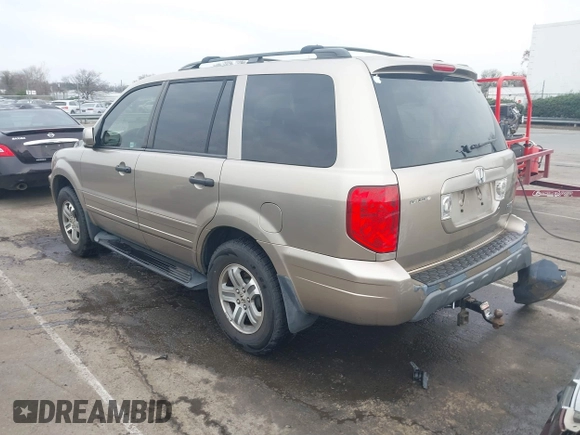 2005 Honda Pilot EX-L with VIN 5FNYF18545B052618, listed as a IAAI auction lot 41798972 with 250,118 mi miles. Bid and sale history available at carsss.com. Image 3.