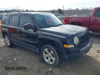2013 Jeep Patriot Latitude with VIN 1C4NJPFA7DD213134, listed as a IAAI auction lot 41472480 with 176,068 mi miles. Bid and sale history available at carsss.com. Image 1.