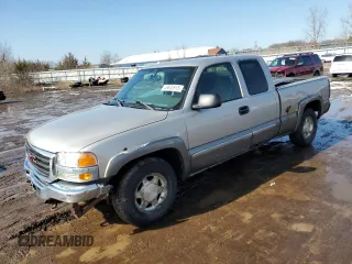 2004 GMC Sierra 1500 SLE with VIN 2GTEC19T741306042, listed as a Copart auction lot 46800915 with 182,880 mi miles and Clean Title. Bid and sale history available at DreamBid. Image 1.