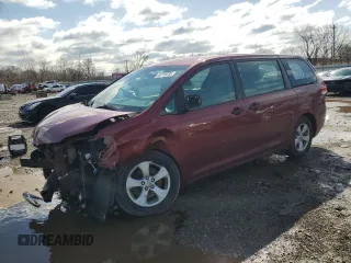 2012 Toyota Sienna with VIN 5TDZK3DC2CS258111, listed as a Copart auction lot 49715235 with 189,536 mi miles and Salvage Title. Bid and sale history available at carsss.com. Image 1.