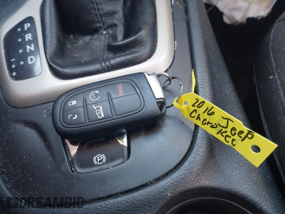 2016 Jeep Cherokee Latitude with VIN 1C4PJMCS4GW279721, listed as a IAAI auction lot 41463929 with 89,205 mi miles. Bid and sale history available at carsss.com. Image 11.