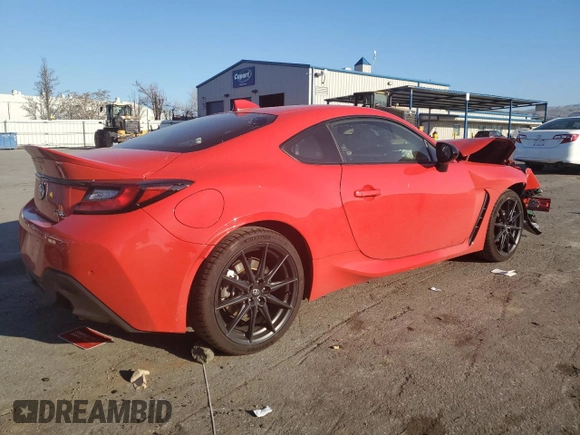 2024 Toyota GR86 Premium with VIN JF1ZNBE15R8757647, listed as a Copart auction lot 41377445 with 4,253 mi miles and Salvage Title. Bid and sale history available at carsss.com. Image 3.