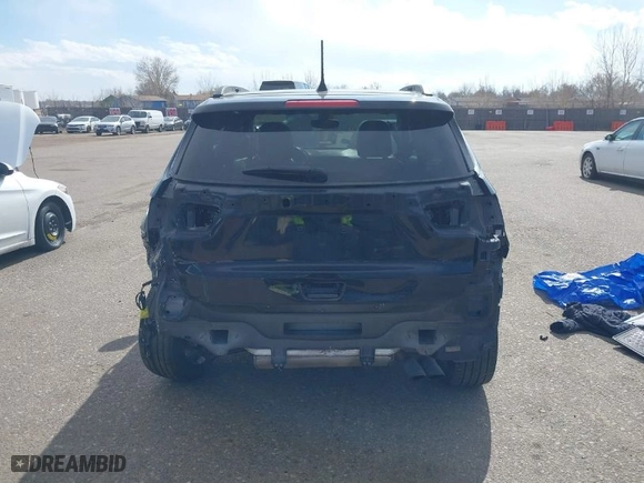 2018 Jeep Compass Limited with VIN 3C4NJDCB4JT298547, listed as a IAAI auction lot 41733315 with 82,972 mi miles. Bid and sale history available at carsss.com. Image 16.