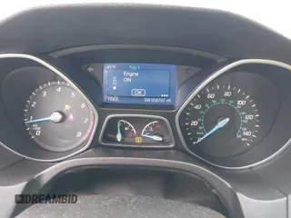 2014 Ford Focus SE z VIN 1FADP3K29EL185755, wystawiony jako IAAI lot #41730618 z przebiegiem 58 707 mil mil oraz . Historia ofert i sprzedaży dostępna na DreamBid. Obrazek 7.