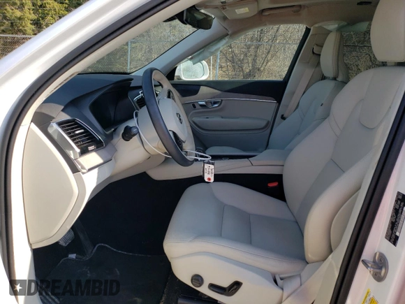 2024 Volvo XC90 Plus Bright Theme z VIN YV4062JE4R1154350, wystawiony jako Copart lot #47663595 z przebiegiem 21 626 mil mil oraz Szkoda całkowita • Salvage title. Historia ofert i sprzedaży dostępna na DreamBid. Obrazek 7.
