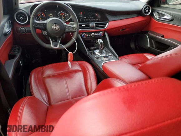 2020 Alfa Romeo Giulia z VIN ZARFANAN0L7626325, wystawiony jako Copart lot #86825494 z przebiegiem 51 174 mil mil oraz Szkoda całkowita • Salvage title. Historia ofert i sprzedaży dostępna na DreamBid. Obrazek 8.