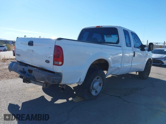 2005 Ford Super Duty F-250 XL with VIN 1FTNX20565EA76826, listed as a IAAI auction lot 41654542 with 279,363 mi miles. Bid and sale history available at carsss.com. Image 4.
