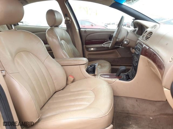1999 Chrysler LHS with VIN 2C3HC56G0XH233303, listed as a Copart auction lot 42642835 with 124,887 mi miles and Clean Title. Bid and sale history available at carsss.com. Image 5.
