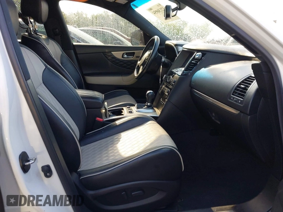 2017 Infiniti QX70 with VIN JN8CS1MW0HM411905, listed as a IAAI auction lot 42136954 with 84,146 mi miles. Bid and sale history available at carsss.com. Image 5.