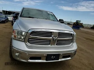 2015 Ram 1500 Outdoorsman z VIN 1C6RR6LT2FS692725, wystawiony jako Copart lot #55137515 z przebiegiem 148 400 mil mil oraz Szkoda całkowita • Salvage title. Historia ofert i sprzedaży dostępna na DreamBid. Obrazek 13.