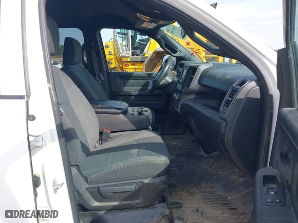 2022 Ram 2500 Tradesman with VIN 3C6UR5HJXNG251538, listed as a IAAI auction lot 41547395 with 129,142 mi miles. Bid and sale history available at carsss.com. Image 5.
